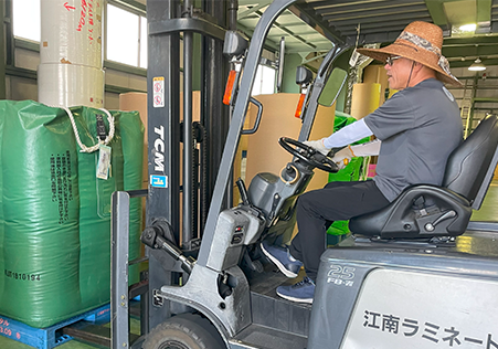 江南ラミネートで働く人々